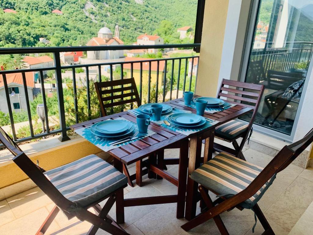 Lavender Bay Apartment F8 Donji Morinj Kültér fotó