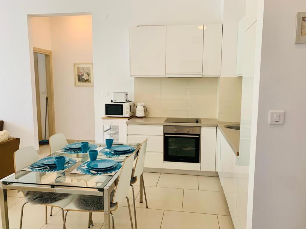 Lavender Bay Apartment F8 Donji Morinj Kültér fotó